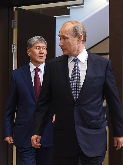 Президент Киргизии Алмазбек Атамбаев и президент России Владимир Путин 
