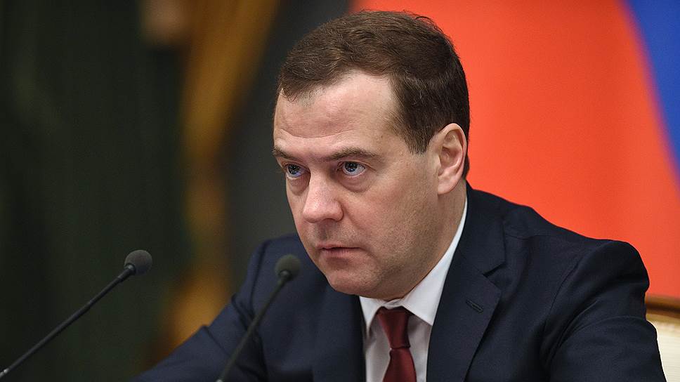 Для чего Дмитрий Медведев собирает партийные наказы