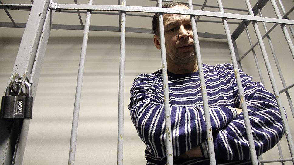 Как обвиняемый приписал Евгению Ройзману квартирный интерес