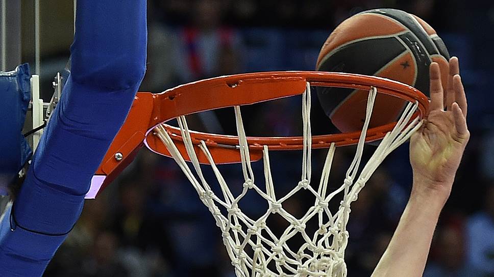 Почему FIBA дисквалифицировала РФБ, а затем смягчила санкции