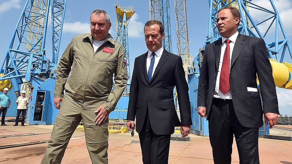 Дмитрий Медведев обследовал кнопку «Пуск»