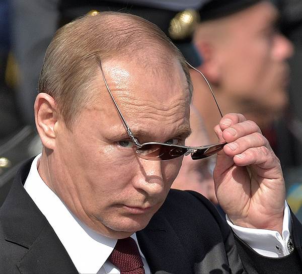 Сумма, которой в 2016 году недостает на выполнение поручений президента Владимира Путина, способна удивить даже его самого