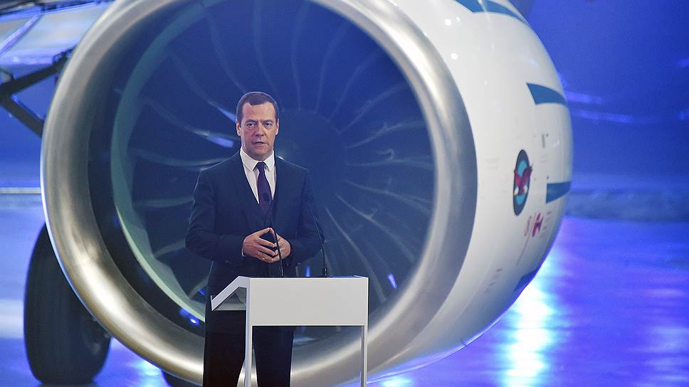 Как Дмитрий Медведев навестил красные регионы
