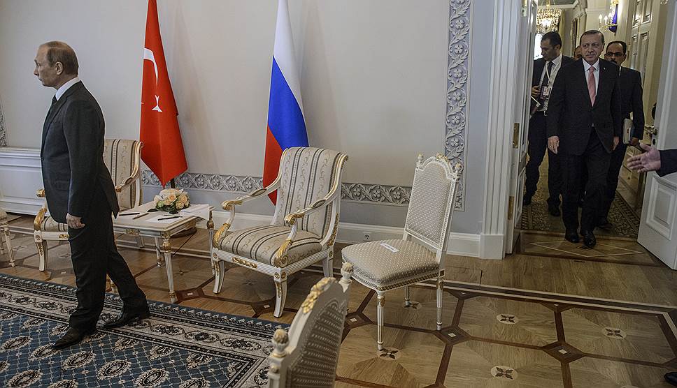 Восстанавливать связи с Владимиром Путиным Реджеп Тайип Эрдоган приехал в Санкт-Петербург, а саму встречу назвал «исторической»