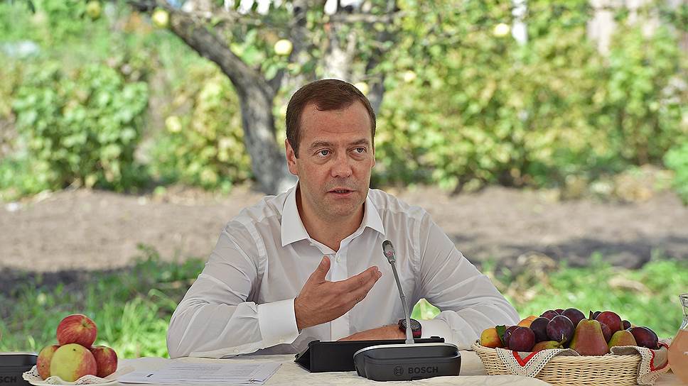 Как Дмитрий Медведев обещал дачникам новый закон и более справедливый кадастр