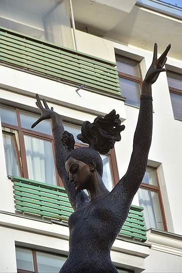 Открытие памятника Майе Плисецкой в сквере ее имени на улице Большая Дмитровка
