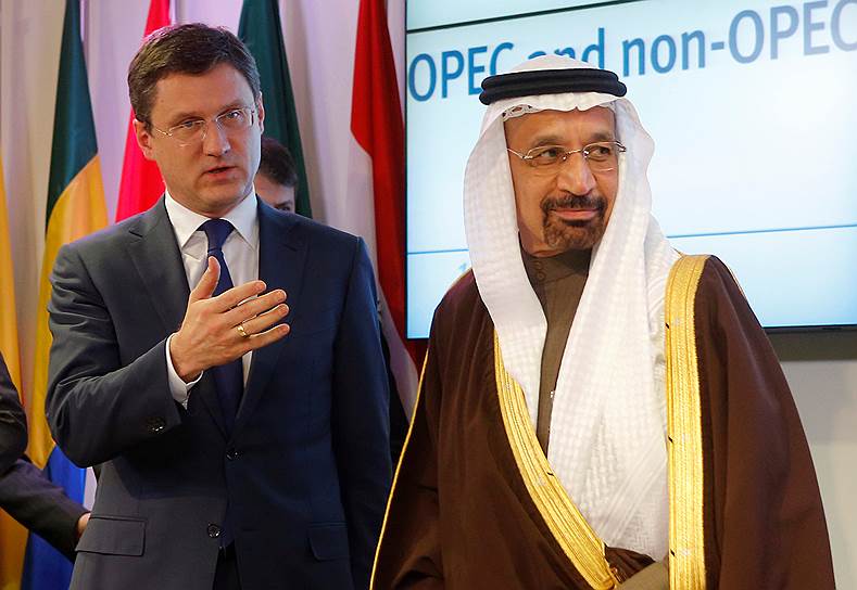 Глава Минэнерго РФ Александр Новак (слева) и министр энергетики Саудовской Аравии Халид аль-Фалих