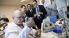 Дмитрию Медведеву рассказали о нанороботах