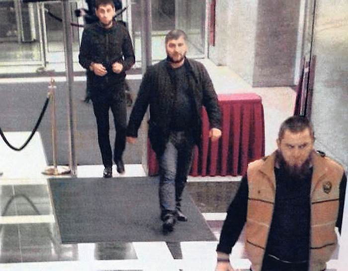 Подозреваемые по делу о убийстве политика Бориса Немцова слева направо: Заур Дадаев, Руслан Геремеев и Темирлан Эскерханов