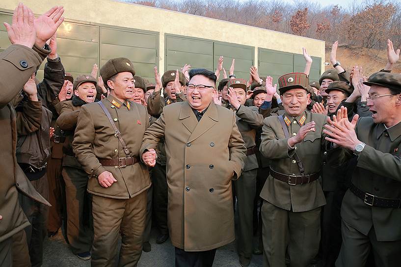Северокорейский лидер Ким Чон Ын объявил о «новом рождении» ракетной индустрии страны, после того как Пхеньян якобы создал супермощный двигатель