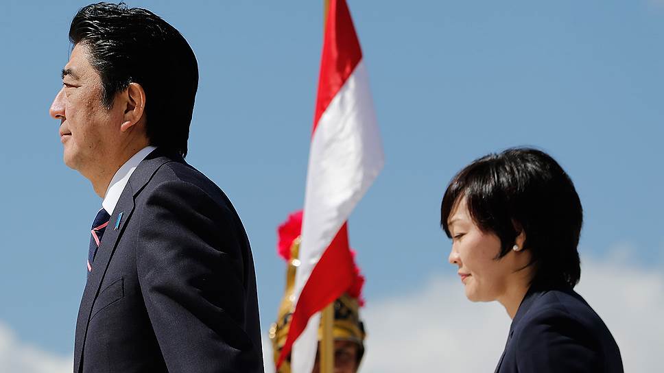 Как Акие Абэ возглавила «Моритомо Гакуин» и дарила подарки