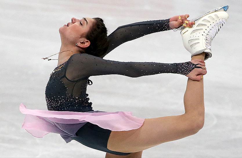Евгения Медведева выиграла золото чемпионата мира с огромным, в пять с лишним баллов, отрывом от ближайшей преследовательницы