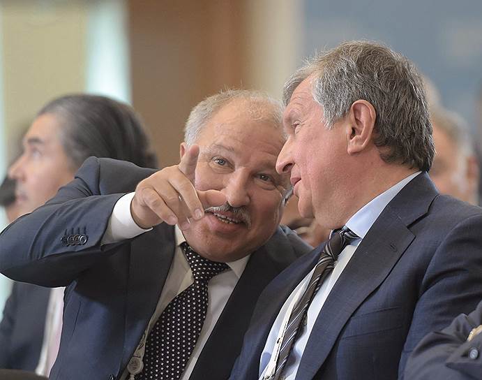 Эдуард Худайнатов готов указать главе «Роснефти» Игорю Сечину (на фото справа) самые интересные активы своей Независимой нефтяной компании