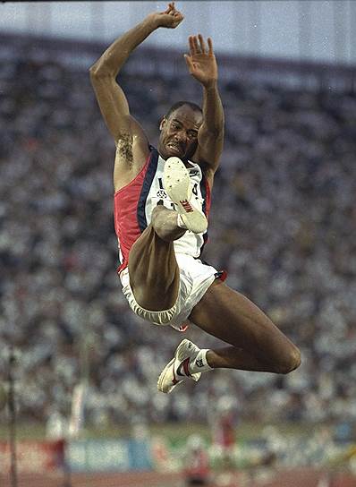 Из-за реформ, вынесенных на рассмотрение IAAF, великий прыжок Майка Пауэлла на чемпионате мира 1991 года может потерять статус рекордного