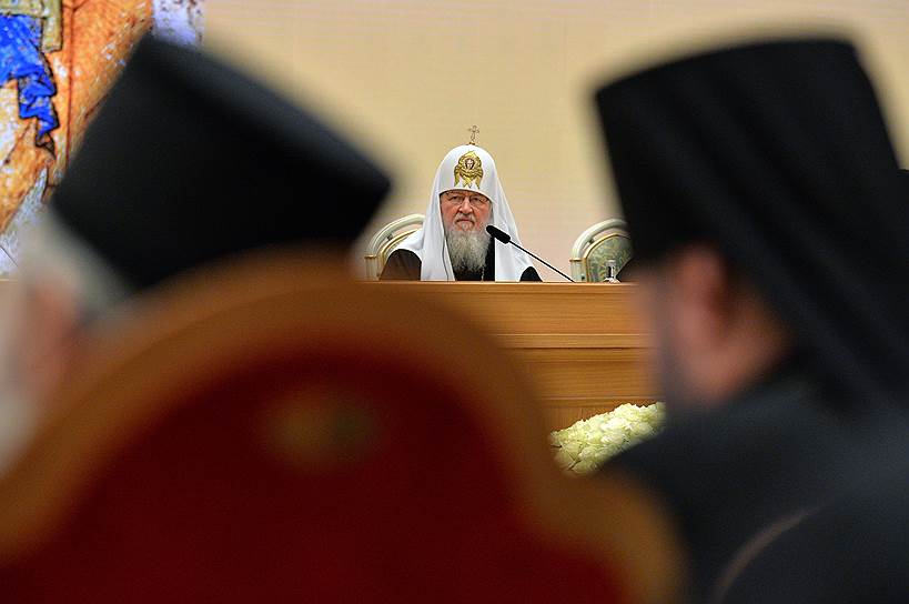 Патриарх Кирилл попросил политических и конфессиональных лидеров защитить украинские православные общины от украинских законодателей