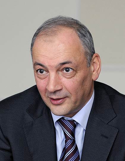 Сегодня исполняется 53 года заместителю руководителя администрации президента РФ Магомедсаламу Магомедову