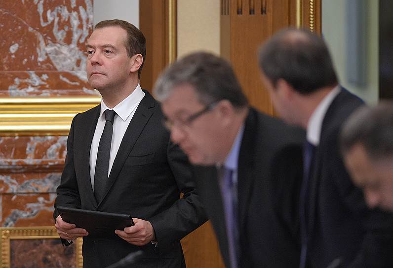 Правительство во главе с премьер-министром РФ Дмитрием Медведевым пошло навстречу поставщикам и смягчило условия обеспечения госконтрактов