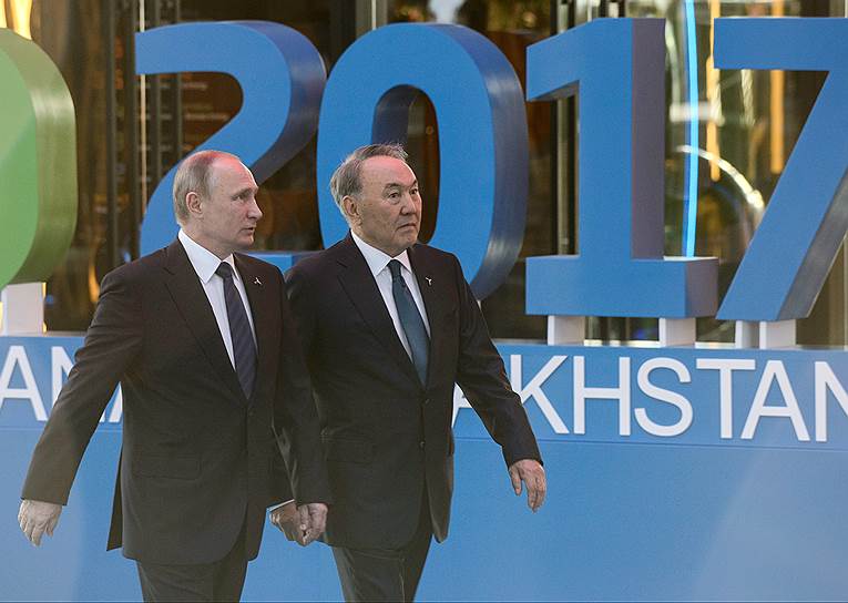 Президент России Владимир Путин (слева) и президент Казахстана Нурсултан Назарбаев