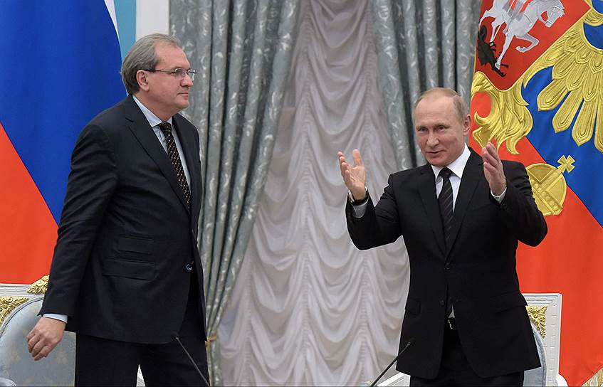 Секретарь ОП Валерий Фадеев (слева) и президент России Владимир Путин