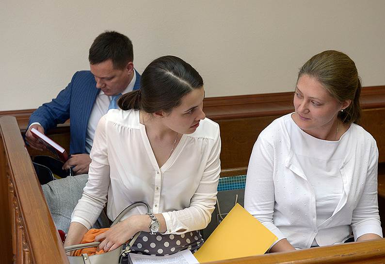 Заявители в суд не явились, а представители правительства Москвы (на фото) попросили оставить иск без рассмотрения