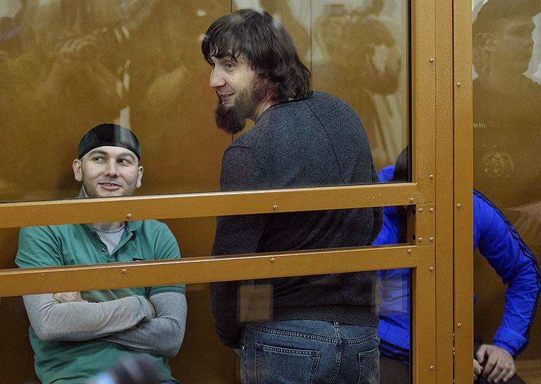 По итогам вердикта Заур Дадаев (в центре) может получить пожизненный срок