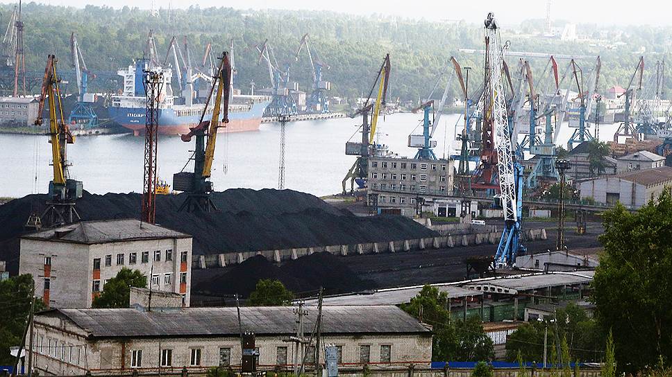 Как депутаты Госдумы смягчили свой законопроект, запрещающий открытую перевалку угля в портах