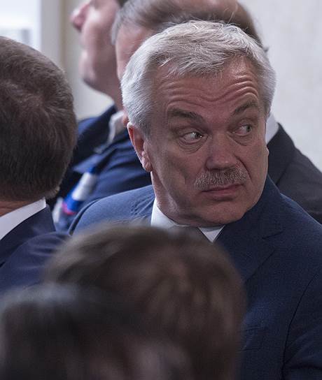 Губернатор Белгородской области Евгений Савченко удивлялся некоторым вопросам на встрече рабочих с Владимиром Путиным
