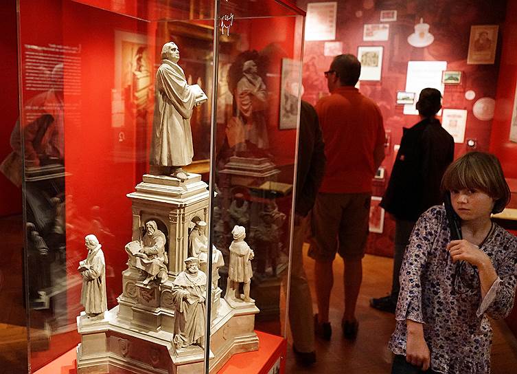 Выставки напоминают о монументальном значении Лютера не только для религиозной, но и для секулярной истории Европы