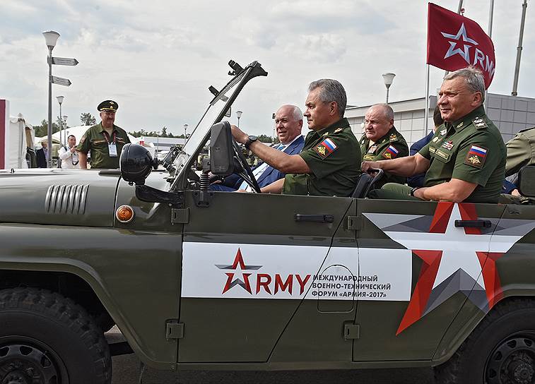На военном форуме «Армия-2017» Сергей Шойгу был главным рулевым