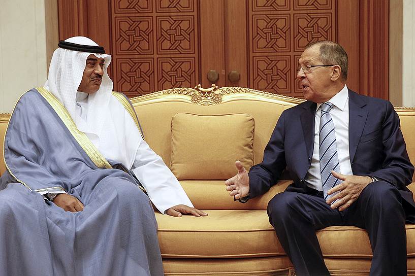 Глава МИД Кувейта шейх Сабах аль-Халед аль-Хамад ас-Сабах и министр иностранных дел РФ Сергей Лавров обсудили кризис вокруг Катара
