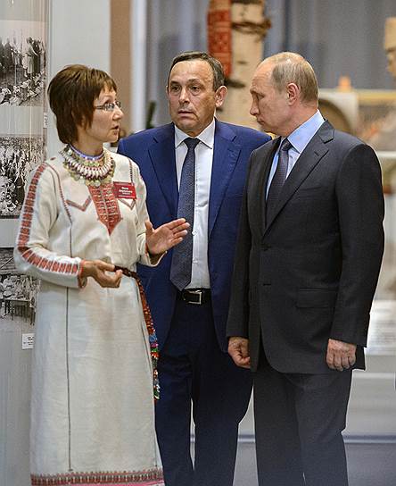 Александр Евстифеев (в центре) считает приезд Владимира Путина (справа) в Марий Эл «высокой оценкой» своей деятельности