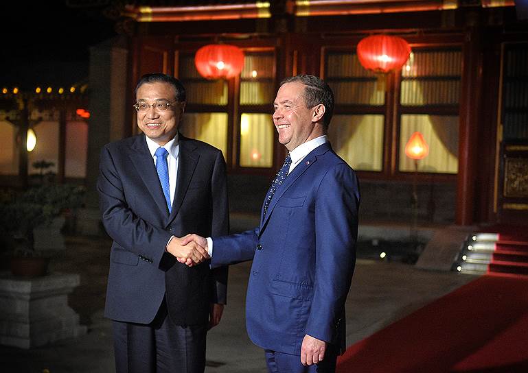 На переговорах в Пекине глава правительства РФ Дмитрий Медведев и премьер Госсовета КНР Ли Кэцян зафиксировали «беспрецедентно высокий» уровень российско-китайских отношений