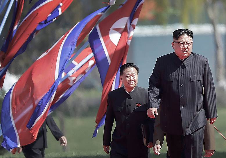Северокорейский лидер Ким Чем Ын уже два месяца ничего не взрывает и не запускает
