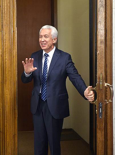 Врио главы Дагестана Владимир Васильев не первый губернатор, кто запрашивает помощь федерального центра