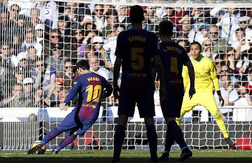 Гол в ворота «Реала» стал для лидера «Барселоны» Лионеля Месси (№10) 15-м в нынешнем чемпионате Испании. Он уверенно лидирует в споре бомбардиров, на четыре мяча опережая форварда «Сельты» Яго Аспаса