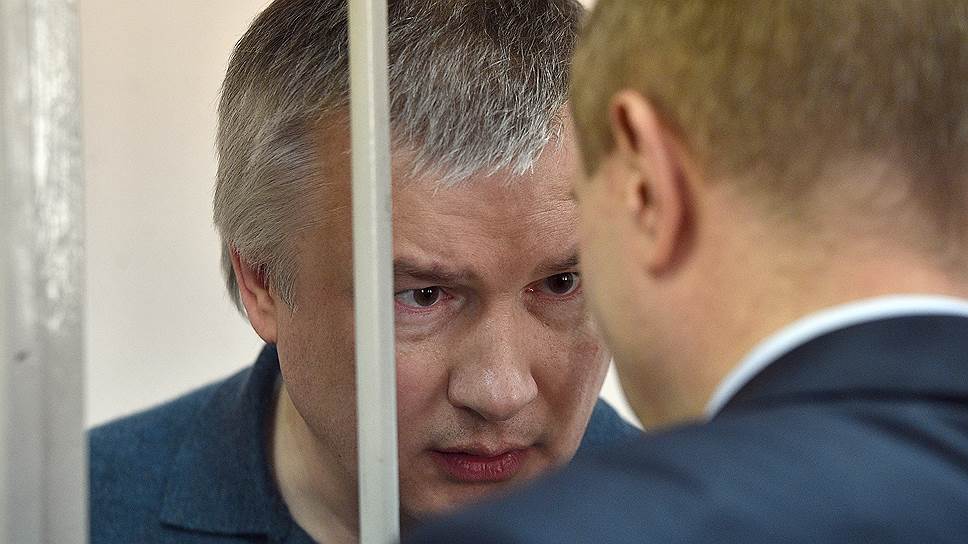Почему один бывший адвокат Игоря Изместьева осужден, другой ждет приговора, а третий сбежал за границу