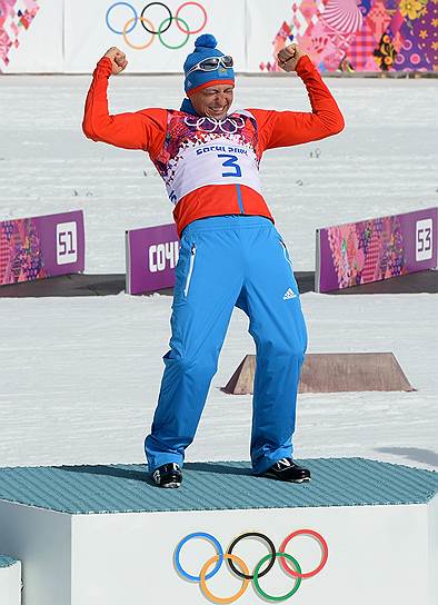 Благодаря решению CAS сборная Россия вернулась на первое место в командном зачете Олимпиады-2014. На фото: победитель лыжной гонки на 50км Александр Легков