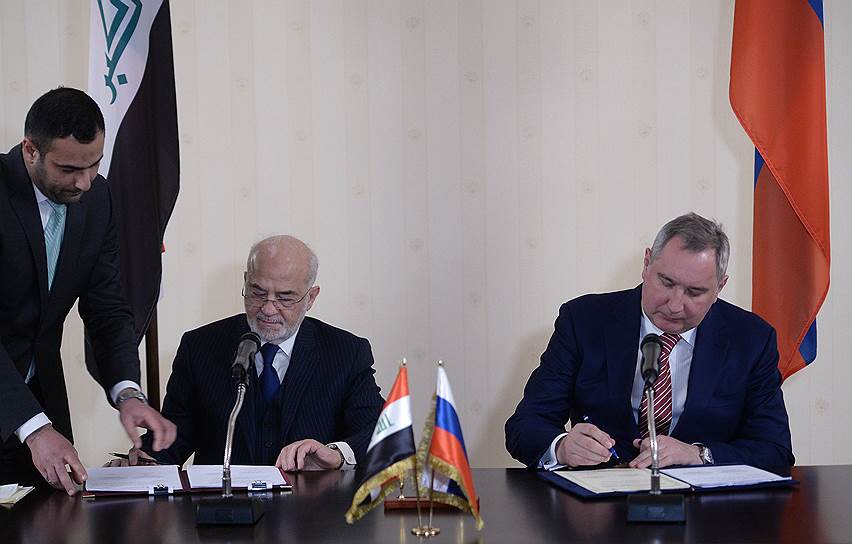 Заместитель председателя правительства РФ Дмитрий Рогозин (справа) и министр иностранных дел Ирака Ибрагим аль-Джаафари