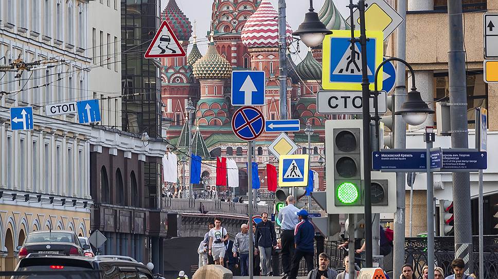 Московским перекресткам добавят знаков