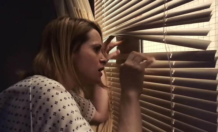 Клэр Фой, как и фильму, большая часть действия которого разыгрывается в сумасшедшем доме, съемка на iPhone оказалась к лицу