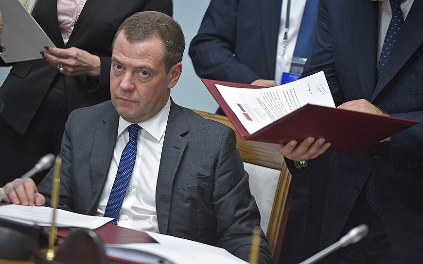 Для увеличения резервного фонда правительству Дмитрия Медведева в экстренном случае потребуется пересмотр бюджета