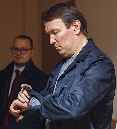 Дмитрия Костыгина суд вернул под домашний арест, разрешив ходить на работу
