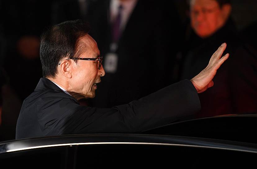 Бывший южнокорейский президент Ли Мён Бак имеет все шансы стать четвертым за 30 лет главой государства, отправившимся в тюрьму за коррупцию