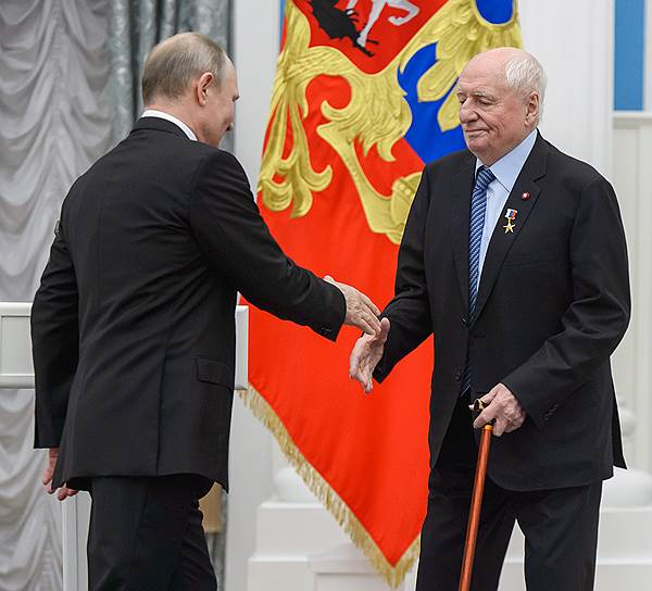 Президент России Владимир Путин (слева) и режиссер Марк Захаров