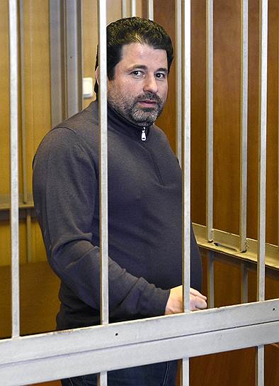 Дионисий Золотов обвиняется в мошенничестве, совершенном во время пребывания в следственном изоляторе