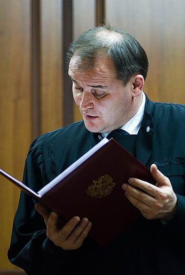 По версии следствия, Владимир Стасенков обещал за деньги добиться изменения уже вынесенного приговора