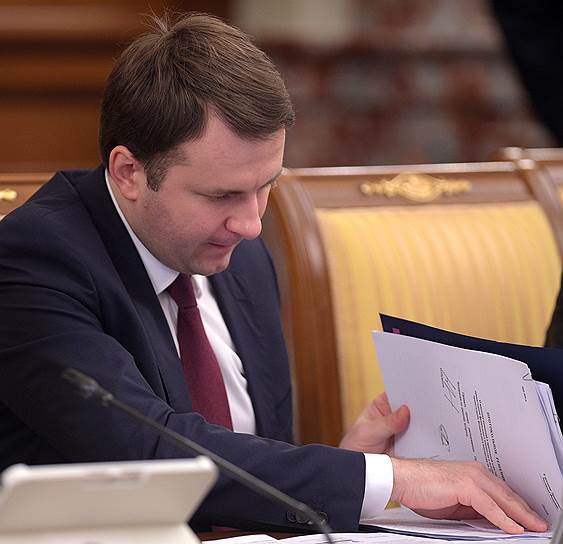 Министр экономики Максим Орешкин надеется на скрытые сейчас административными барьерами инвестиционные возможности российской экономики