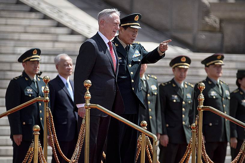 Глава Пентагона Джеймс Мэттис и министр обороны КНР Вэй Фэнхэ