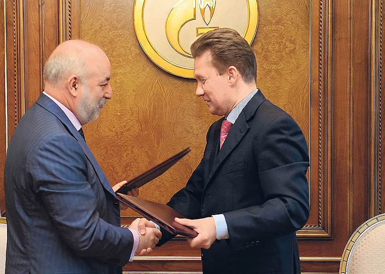 Виктор Вексельберг (слева) и глава «Газпрома» Алексей Миллер еще в 2011 году в торжественной обстановке подписывали соглашения о возможном объединении энергоактивов