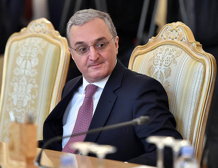 Министр иностранных дел Республики Армения Зограб Мнацаканян 